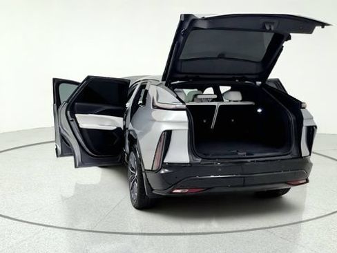 Used 2024 Cadillac Lyriq Sport AWD/4WD image 17