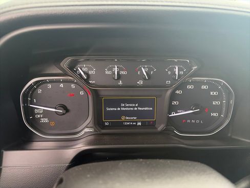 Used 2019 GMC Sierra 1500 SLE w/ SLE Value Package AWD/4WD image 11