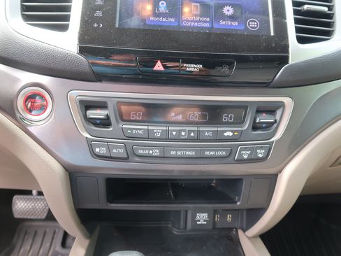 Used 2018 Honda Pilot EX image 11