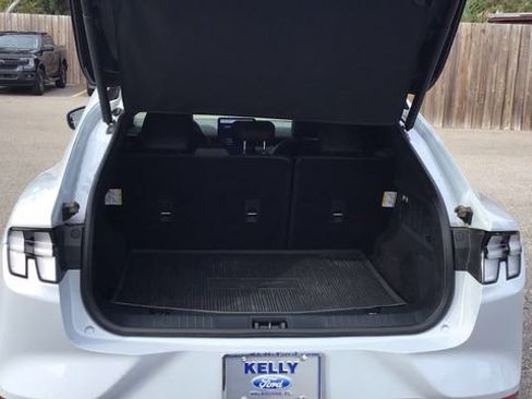 Certified 2022 Ford Mustang Mach-E Premium image 9