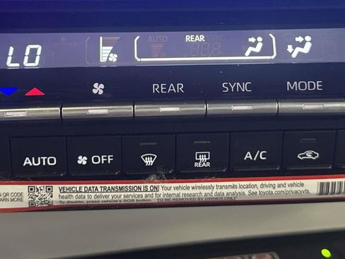 Used 2026 Toyota Sienna LE FWD image 27