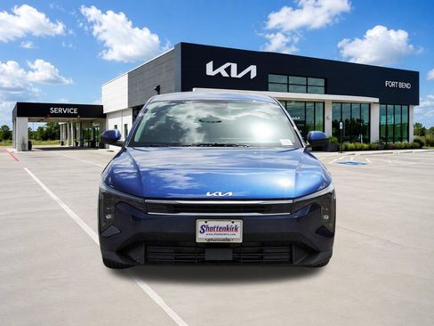 New 2026 Kia K4 FWD image 2