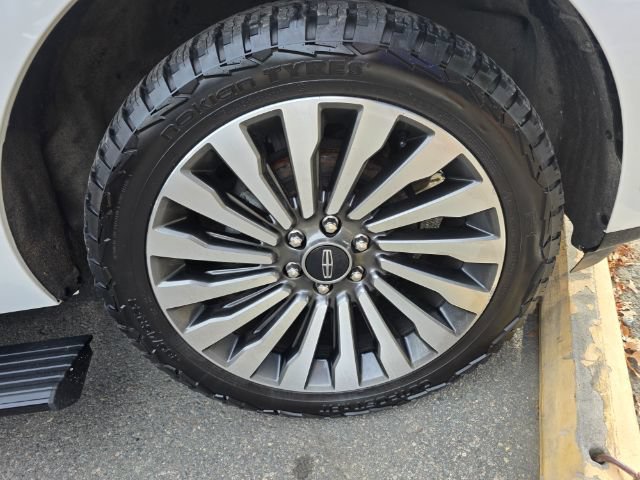 Used 2021 Lincoln Navigator Reserve w/ Luxury Package AWD/4WD image 19