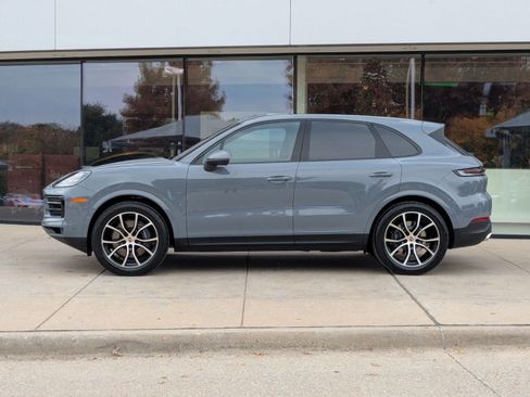 Certified 2026 Porsche Cayenne AWD/4WD image 2