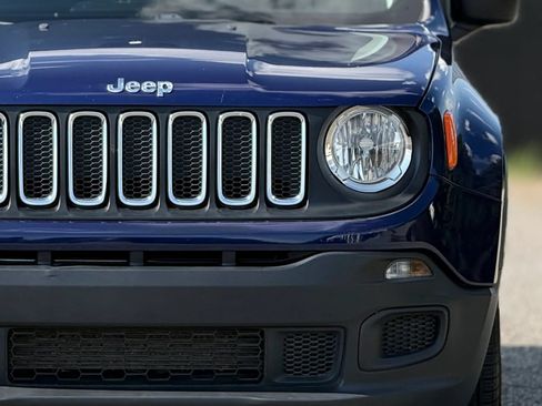 Used 2018 Jeep Renegade Sport w/ Power & Air Group AWD/4WD image 12