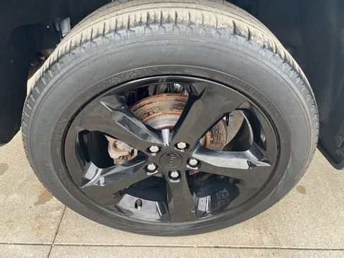 Used 2023 Jeep Grand Cherokee Limited w/ Luxury Tech Group II image 7