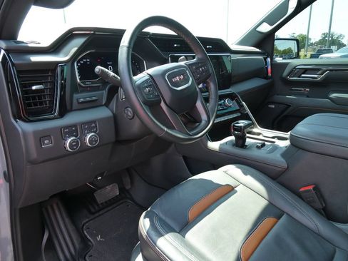 Certified 2024 GMC Sierra 1500 AT4 w/ Technology Package AWD/4WD image 24