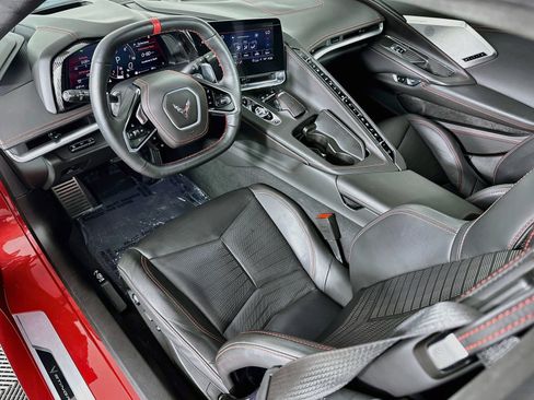 Used 2022 Chevrolet Corvette Stingray Premium Conv w/ Z51 Performance Package RWD image 23