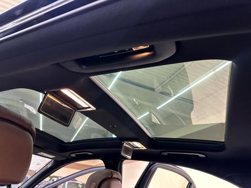 Used 2017 Mercedes-Benz S 550 Sedan image 38