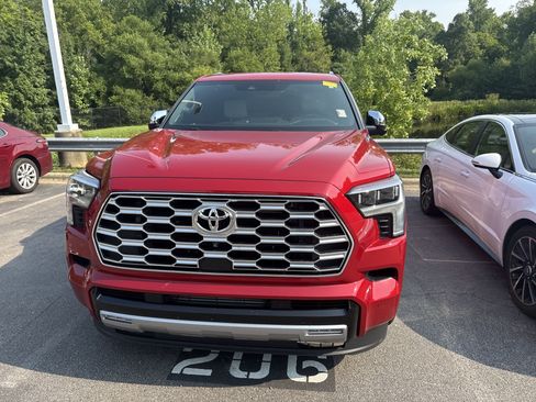 Used 2025 Toyota Sequoia Capstone AWD/4WD image 2