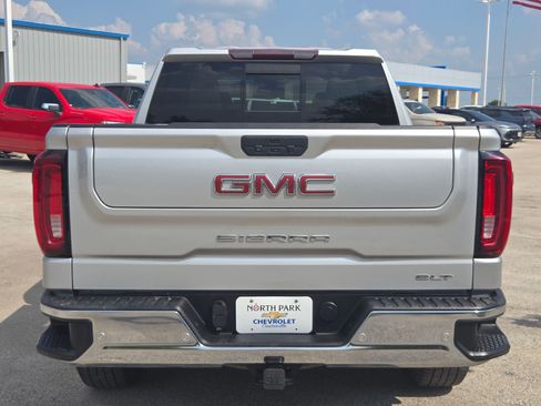 Used 2021 GMC Sierra 1500 SLT RWD image 4