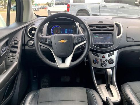 Used 2016 Chevrolet Trax LT w/ LT Convenience Package FWD image 6