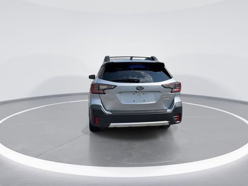 Used 2022 Subaru Outback Limited AWD/4WD image 6