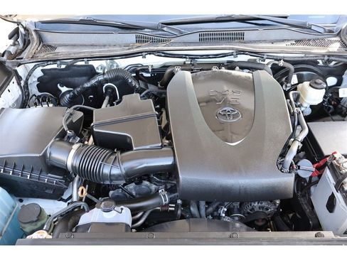 Used 2019 Toyota Tacoma SR5 image 44