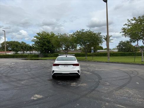 Used 2023 Kia Forte LXS FWD image 4