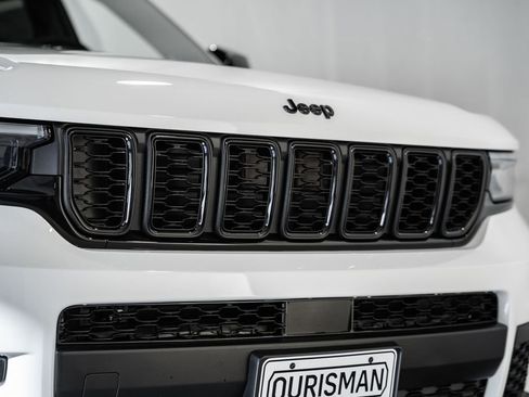 New 2025 Jeep Grand Cherokee L Altitude image 11