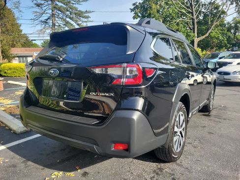 Certified 2025 Subaru Outback Premium image 3