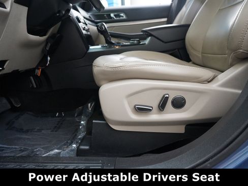 Used 2018 Ford Explorer XLT w/ Equipment Group 202A image 12