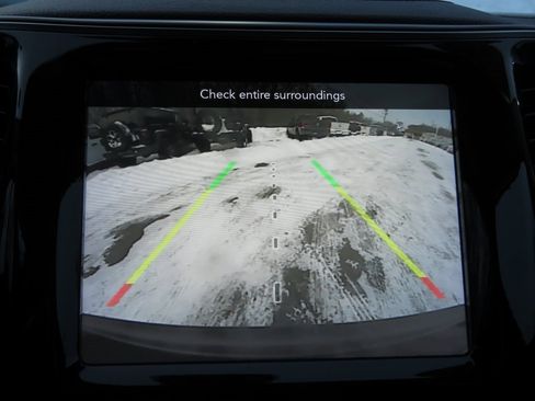 Used 2020 Jeep Cherokee Limited image 24