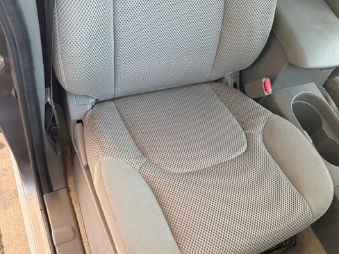 Used 2016 Nissan Frontier SV w/ Moonroof Package AWD/4WD image 10