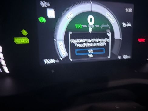 Used 2025 Toyota Camry SE w/ Convenience Package FWD image 8