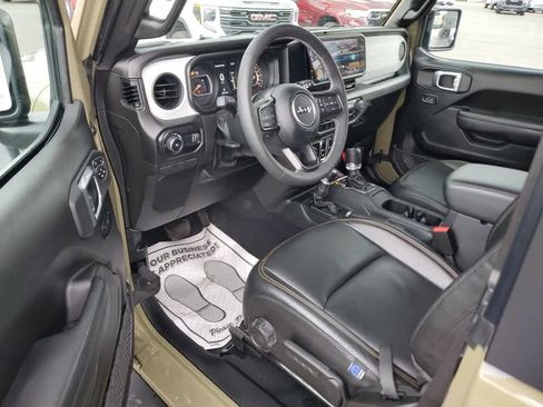 Used 2025 Jeep Wrangler Sport image 12
