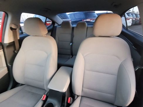 Used 2020 Hyundai Elantra SEL FWD image 17