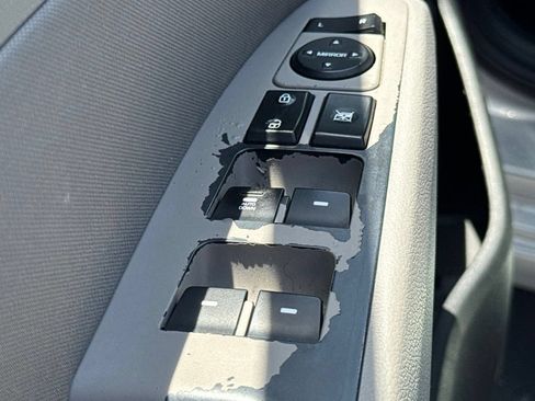 Used 2020 Hyundai Elantra SEL FWD image 21
