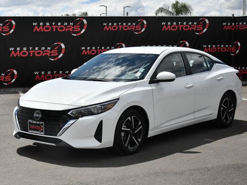 Used 2025 Nissan Sentra SV FWD image 3