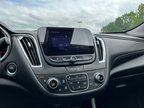 Used 2024 Chevrolet Malibu LT image 21