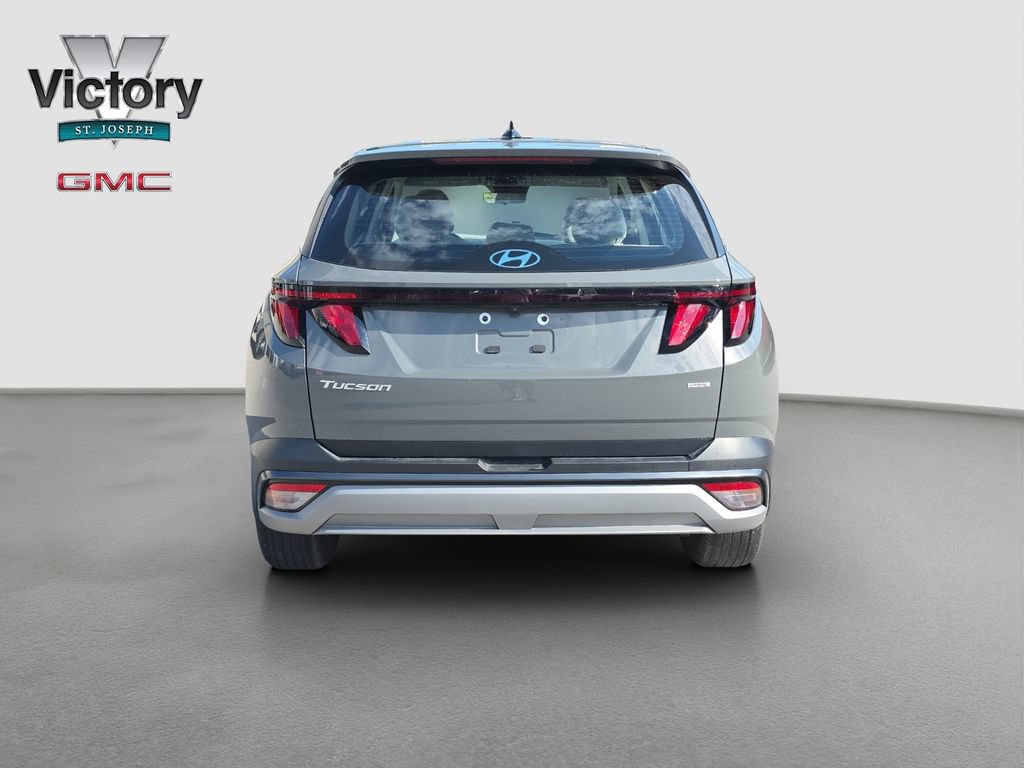 Used 2025 Hyundai Tucson SE AWD/4WD image 16