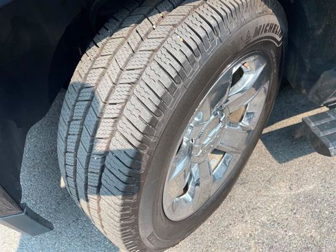 Used 2015 Chevrolet Suburban LTZ AWD/4WD image 42