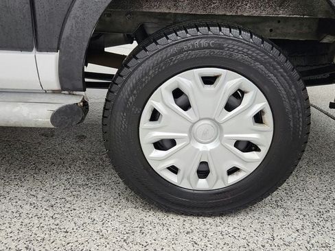 Used 2025 Ford Transit 250 Low Roof w/ Exterior Upgrade Package RWD image 9