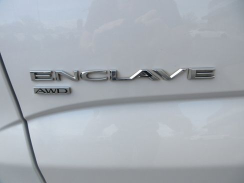 Used 2023 Buick Enclave Avenir w/ Trailering Package, 5000 lbs. AWD/4WD image 9