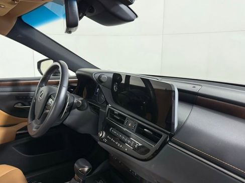 Certified 2025 Lexus ES 300h w/ Premium Package image 34