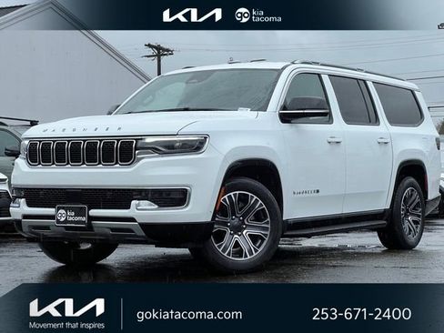 Used 2024 Jeep Wagoneer L Series II w/ Flexible Seating Group image 1