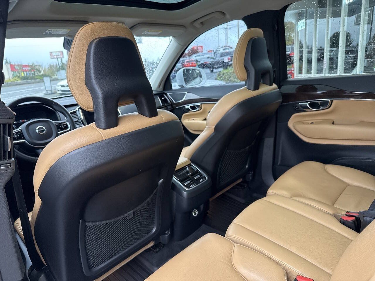 Used 2016 Volvo XC90 T6 Momentum w/ Momentum Plus Package AWD/4WD image 29