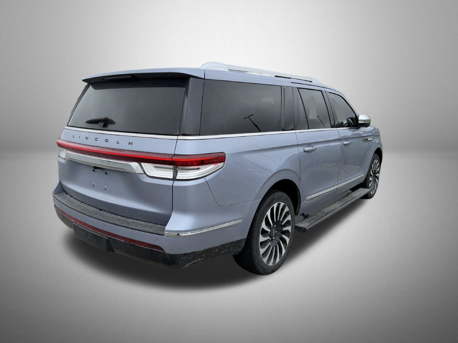 Used 2024 Lincoln Navigator L Black Label AWD/4WD image 3