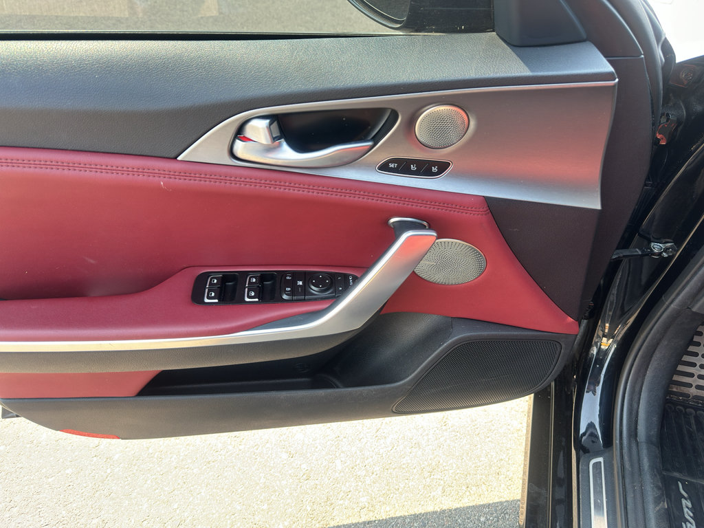 Used 2018 Kia Stinger GT2 AWD/4WD image 17
