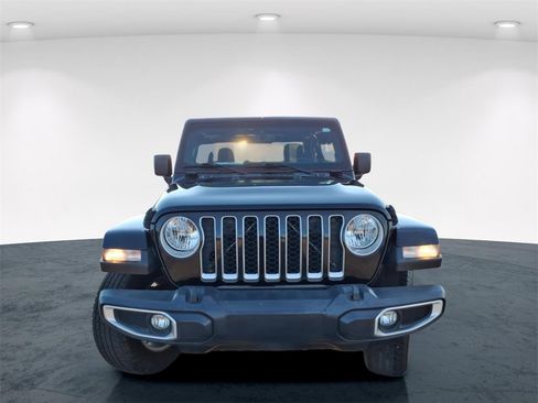 Used 2020 Jeep Gladiator Overland w/ Popular Equipment Package image 4