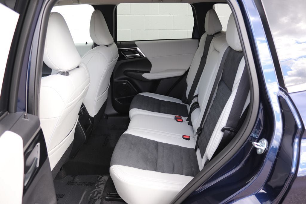 New 2026 Mitsubishi Outlander SE AWD/4WD image 6