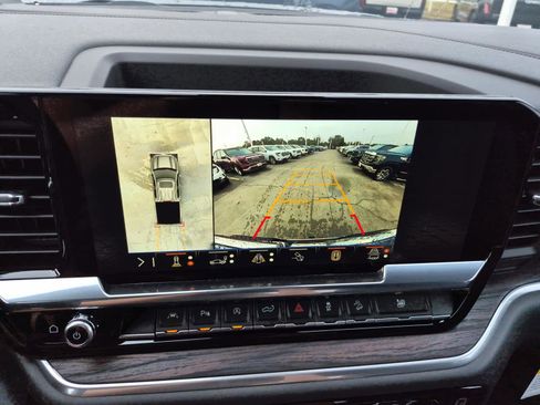 New 2026 GMC Sierra 1500 SLT image 17