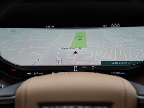 Used 2025 Land Rover Range Rover Long Wheelbase Autobiography image 11