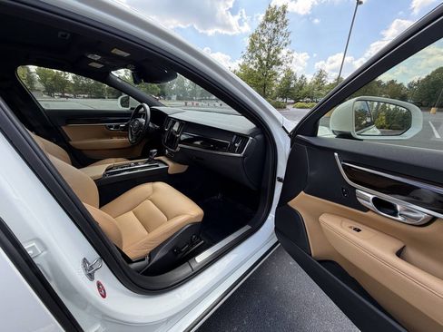 Used 2017 Volvo S90 T5 Momentum w/ Convenience Package FWD image 17