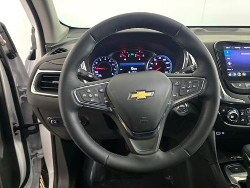 Used 2024 Chevrolet Equinox Premier image 10