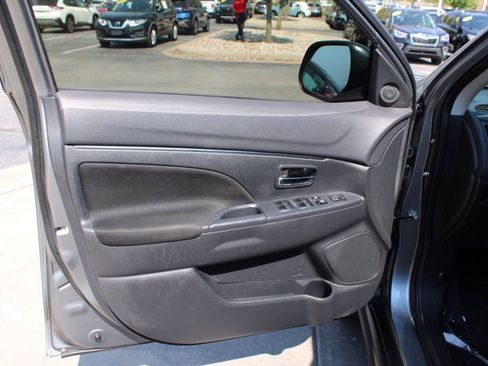 Used 2020 Mitsubishi Outlander Sport ES image 15