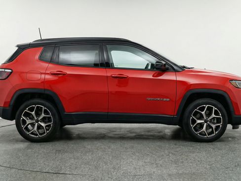 Used 2025 Jeep Compass Limited AWD/4WD image 11