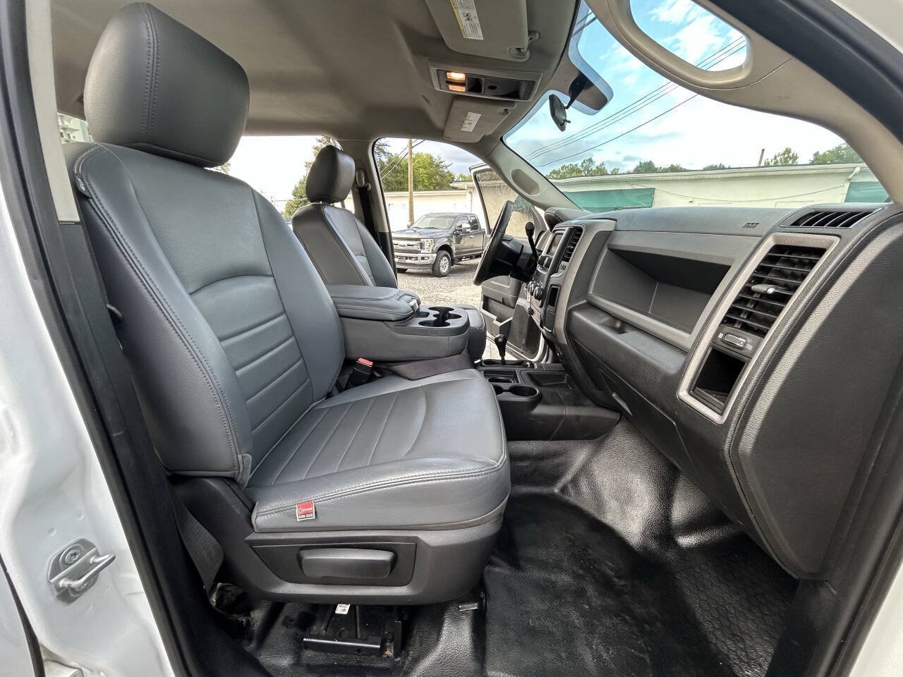 Used 2018 RAM 3500 Tradesman w/ Chrome Appearance Group AWD/4WD image 23