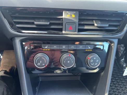 New 2025 Volkswagen Taos S image 20