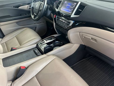 Used 2016 Honda Pilot Touring image 20